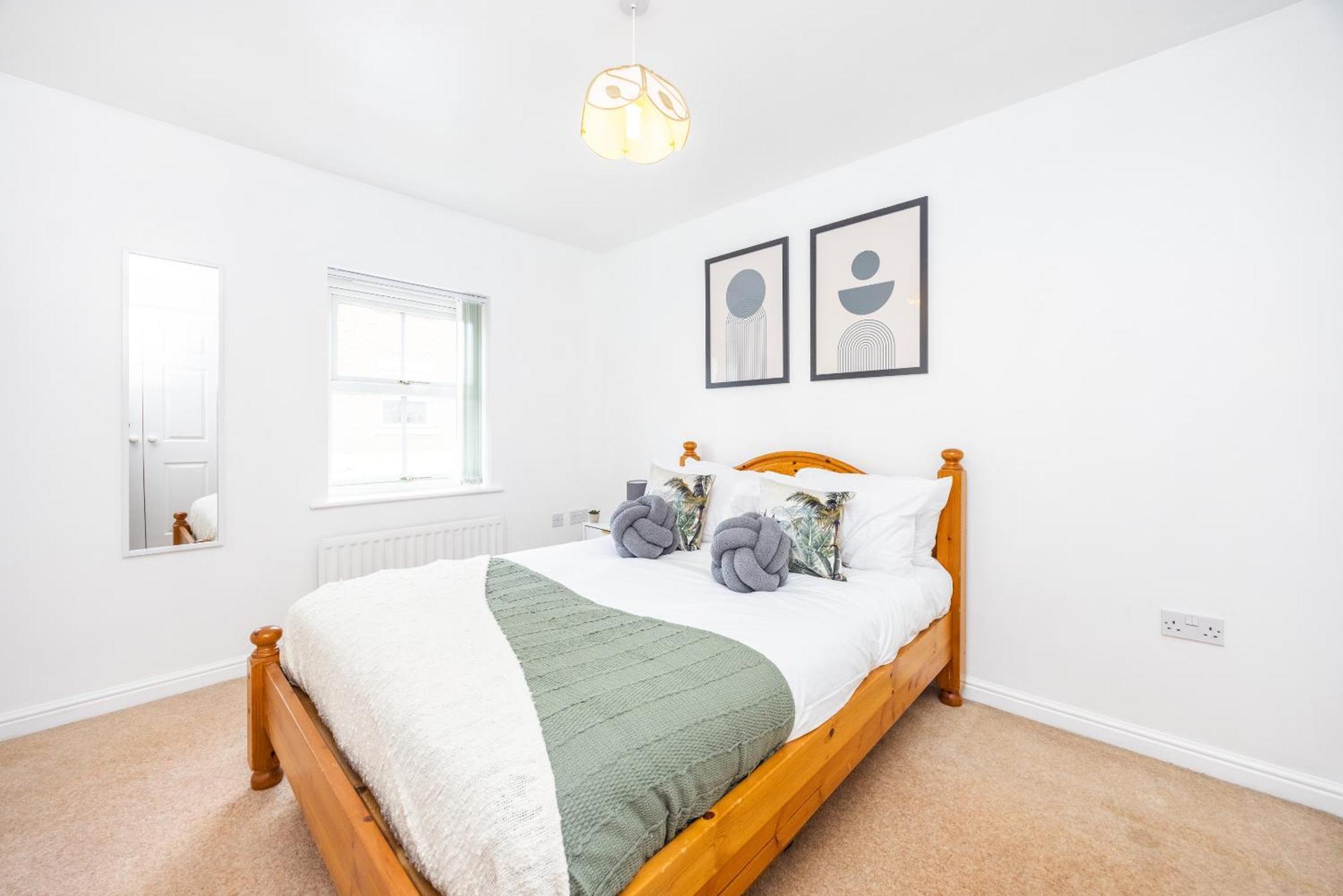 Вилла 2 Tracy Avenue Слау Экстерьер фото