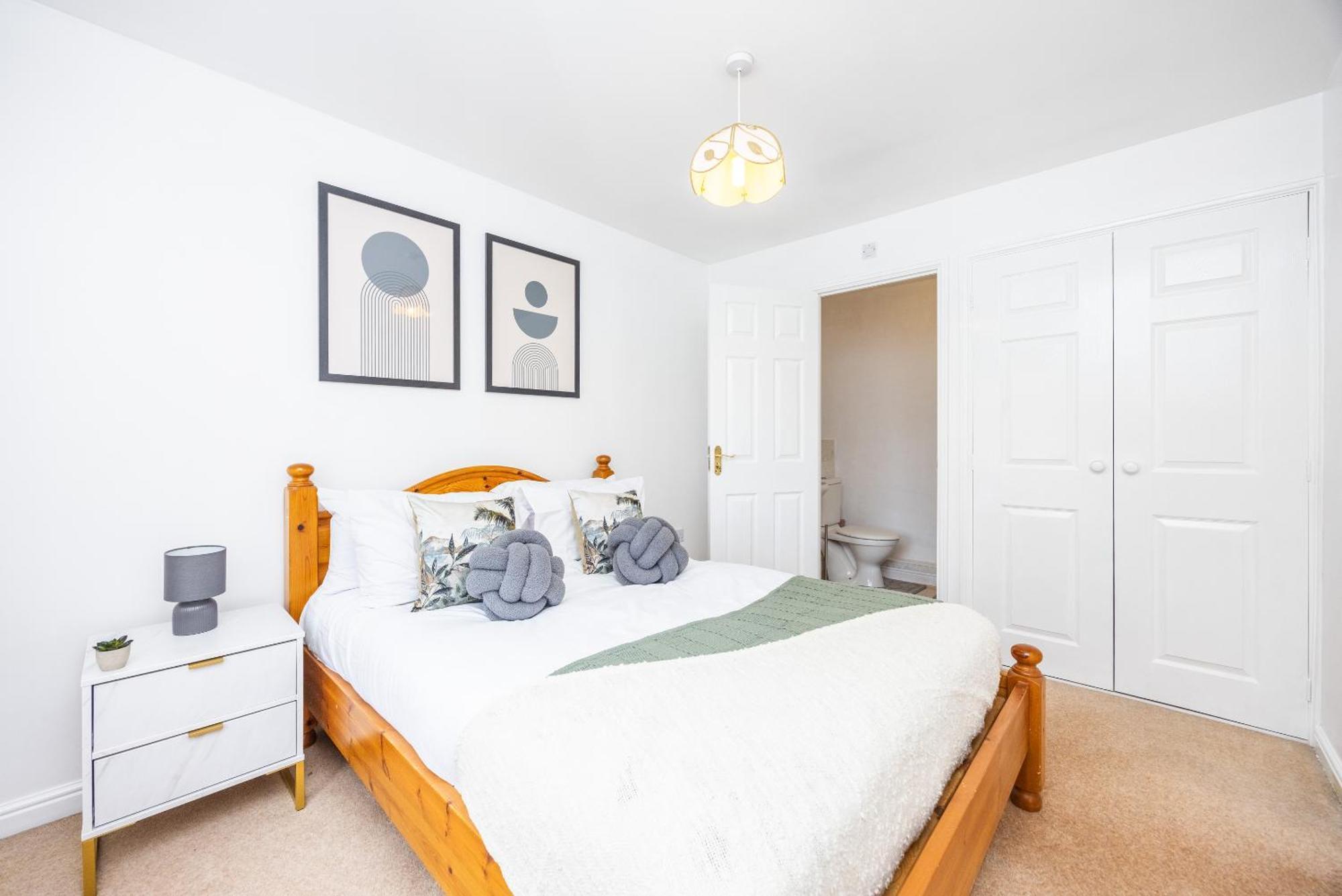 Вилла 2 Tracy Avenue Слау Экстерьер фото